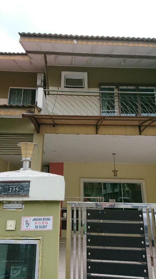 Homestay Bandar Putra Kulai Ngoại thất bức ảnh