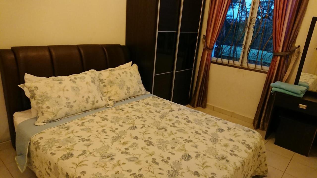 Homestay Bandar Putra Kulai Ngoại thất bức ảnh