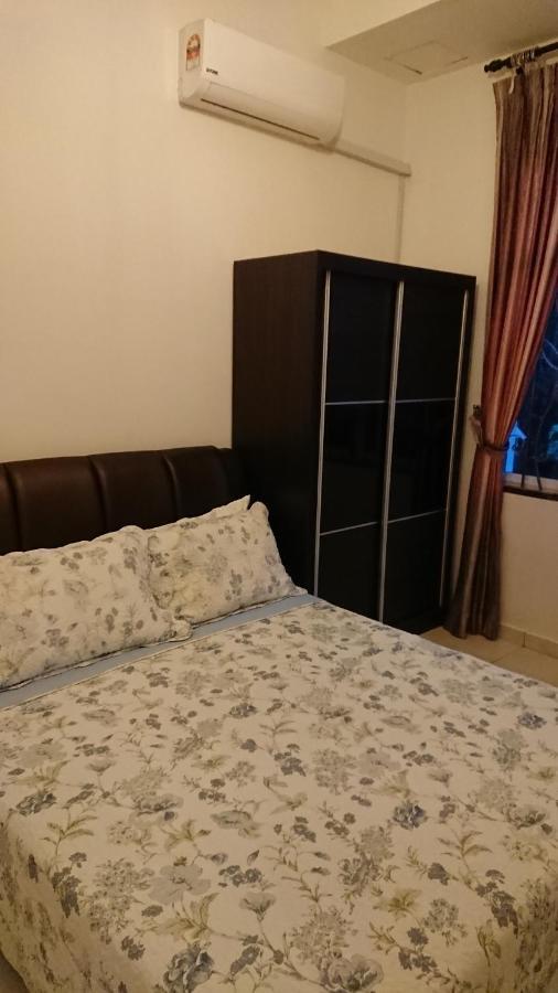 Homestay Bandar Putra Kulai Ngoại thất bức ảnh